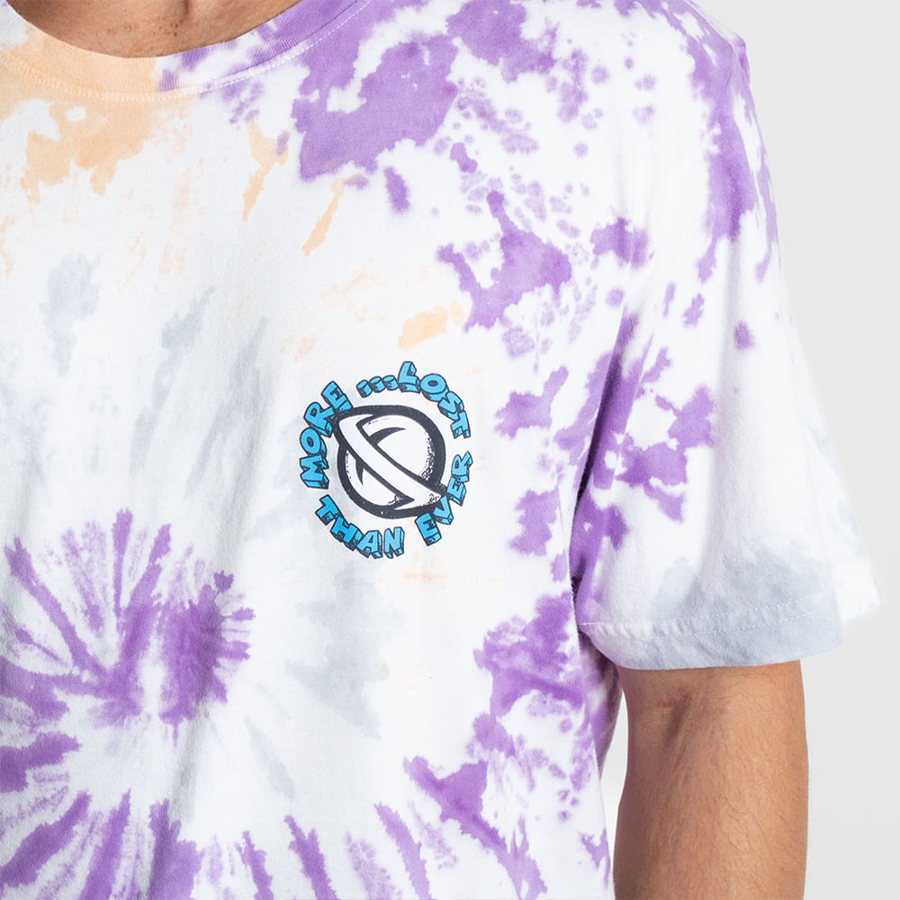 Camiseta Lavada Tie Dye More Lost Than