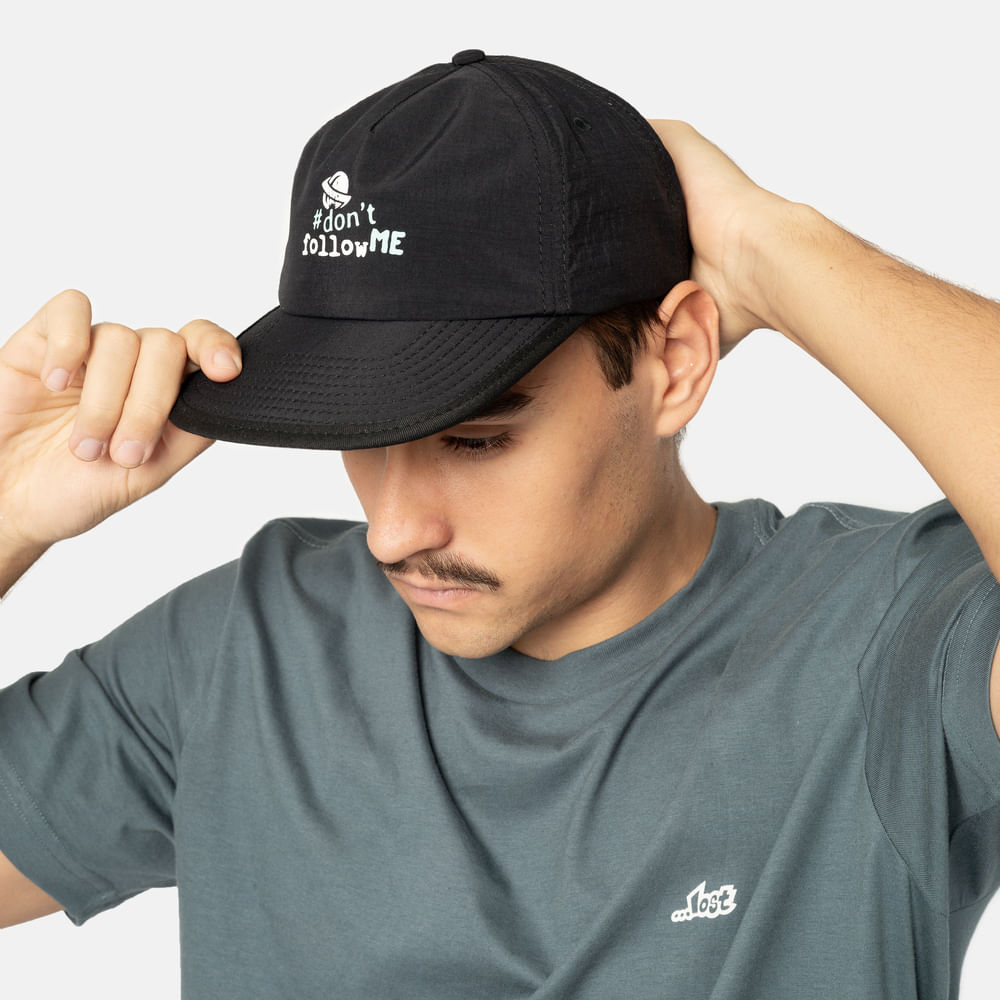 Boné Dad Cap Lost Dont Follow Me