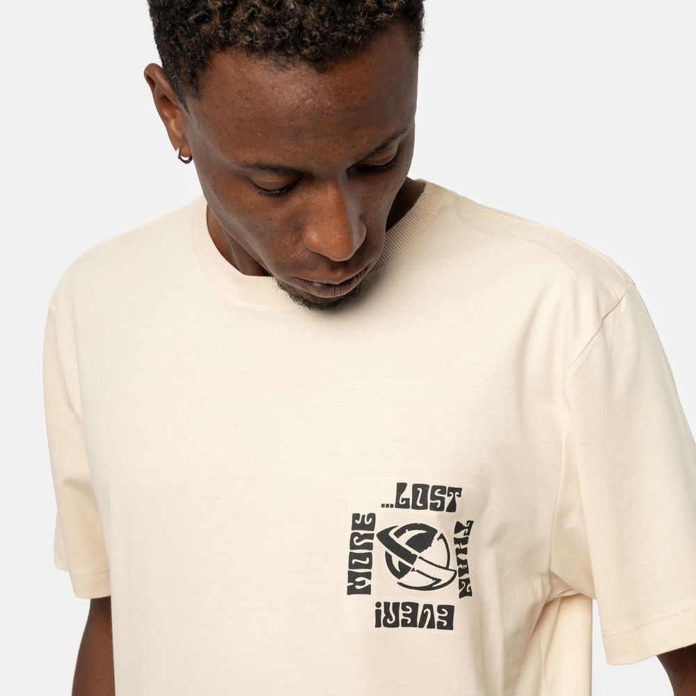 Camiseta More Lost Than Ever